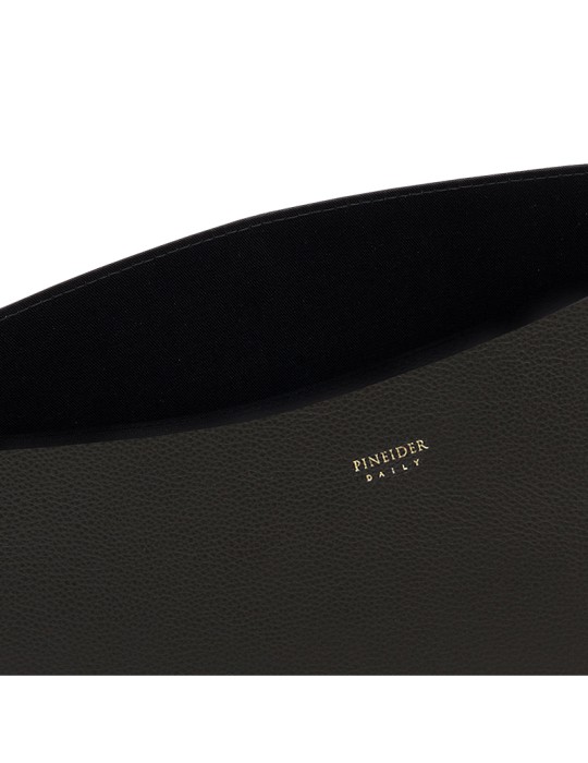 Porta Computer Pineider - Pelle di Vitello Nera Bottalata - PTS743056