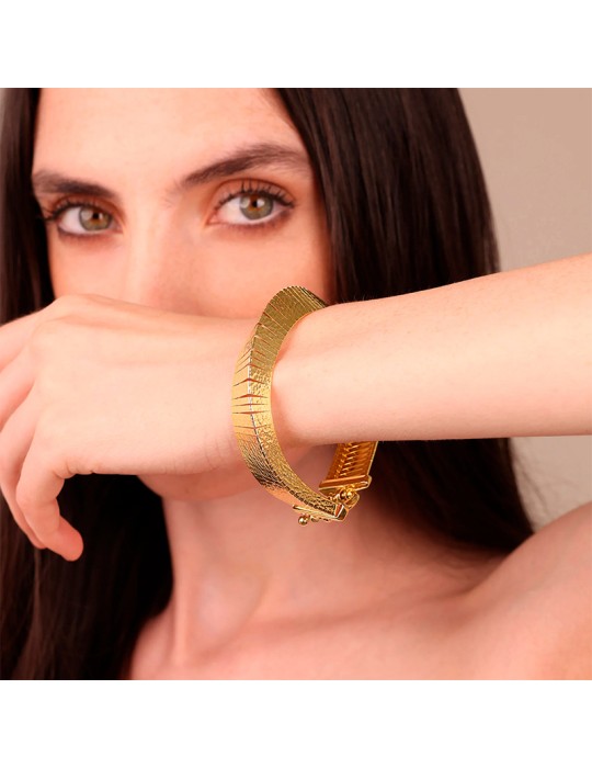 Etruscan Bracelet - Golden - Hammered Surface - WSET00925.YG-197