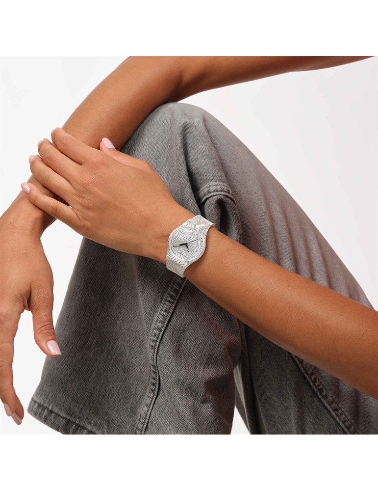 Swatch-Art Peace Hotel Curvilinear Watch-34mm-White and Black-GZ363
